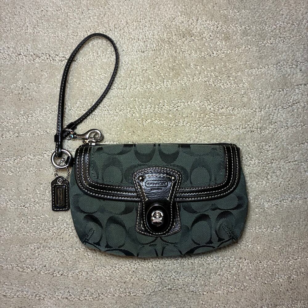 Y2K Vintage Coach Green Signature Legacy Turnlock Wristlet Style F41941 Purse